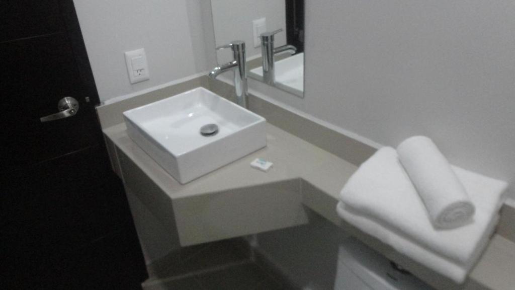 Hotel Tampico Express Сиудад Мадеро Екстериор снимка